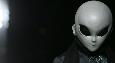 Takut Alien, Pria Ini Ciptakan 'Perisai' di Rumah