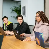 Tantangan literasi global saat ini masih bersifat gender. (Foto: Unsplash/Mapbox)