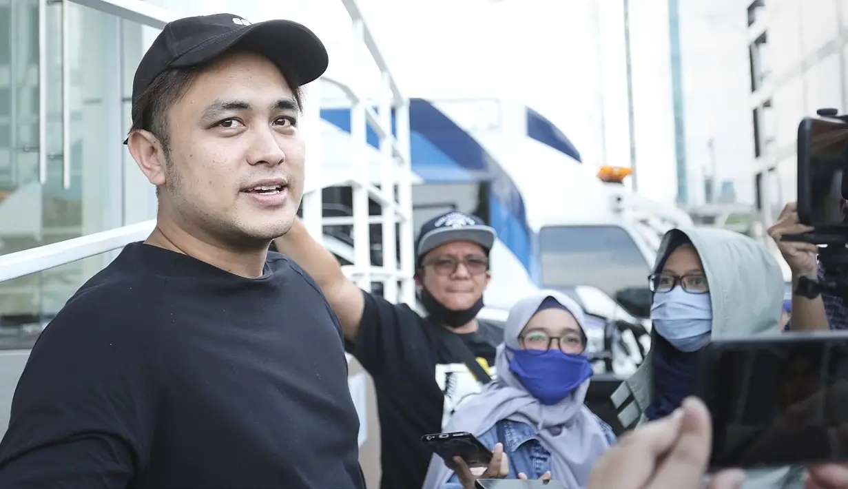 Gilang Dirga (Bambang E Ros/Fimela.com)