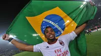 2. Robinho - Sempat kesulitan menggantikan peran Ronaldinho sebelum akhirnya mampu adaptasi dengan baik. Menjadi pemain yang kerap memecah kebuntuan terbukti dari koleksi 12 golnya. (AFP/Alberto Pizzoli)