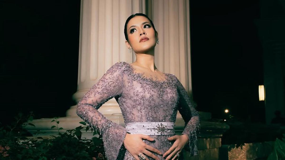 Sahabat Fimela, Warna Kebaya Pernikahanmu, Cerminan Diri