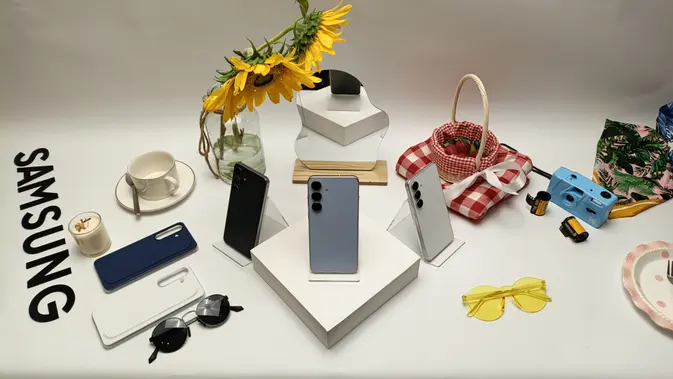 <p>Display Model Samsung Galaxy S25 FE saat acara pengenalan di Jakarta. Oleh Matahari Kartika Purusakara/Liputan6.com</p>