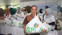PLN Berbagi 20.000 Paket Sembako untuk Kaum Dhuafa di Jabodetabek