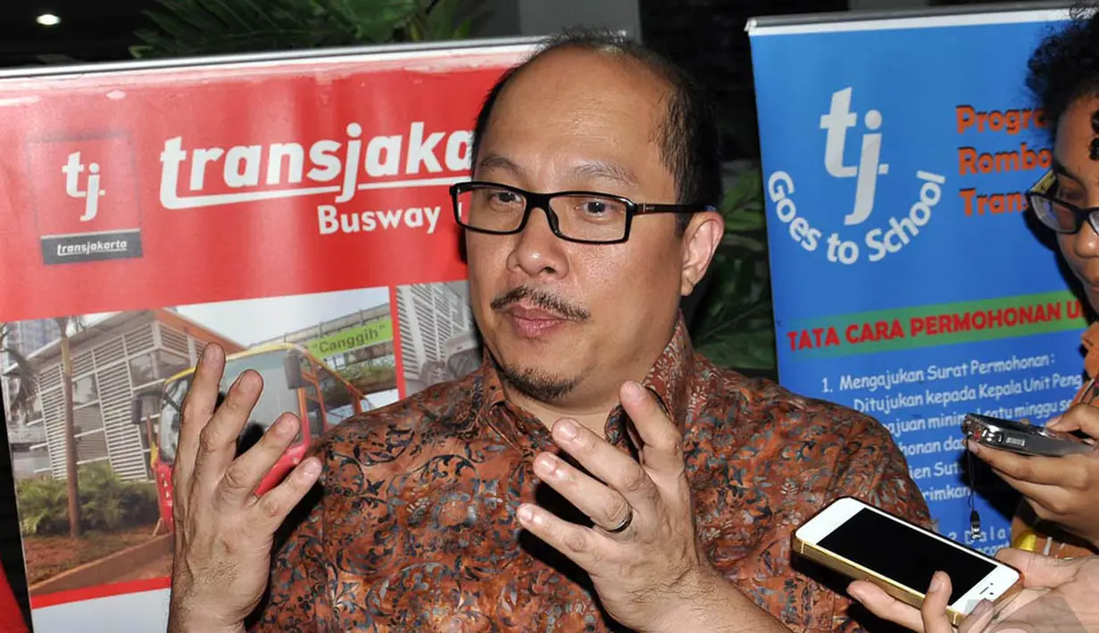 Seperti diketahui bus Transjakarta ekspres rute Kalideres-Blok M, merek Yutong, terbakar pada Kamis (28/8) lalu, membuat Antonius berang, Jakarta, Rabu (3/9/2014) (Liputan6.com/Miftahul Hayat)