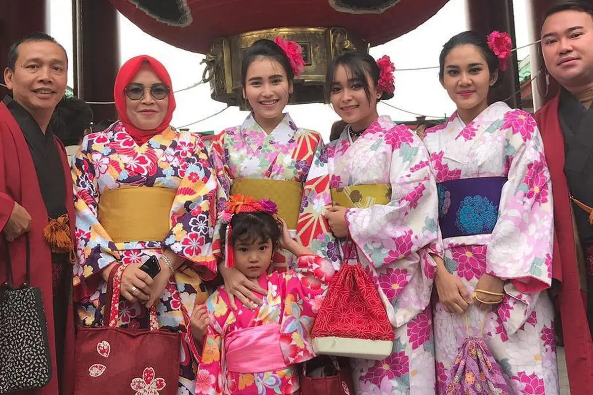 [Bintang] Ayu Ting Ting