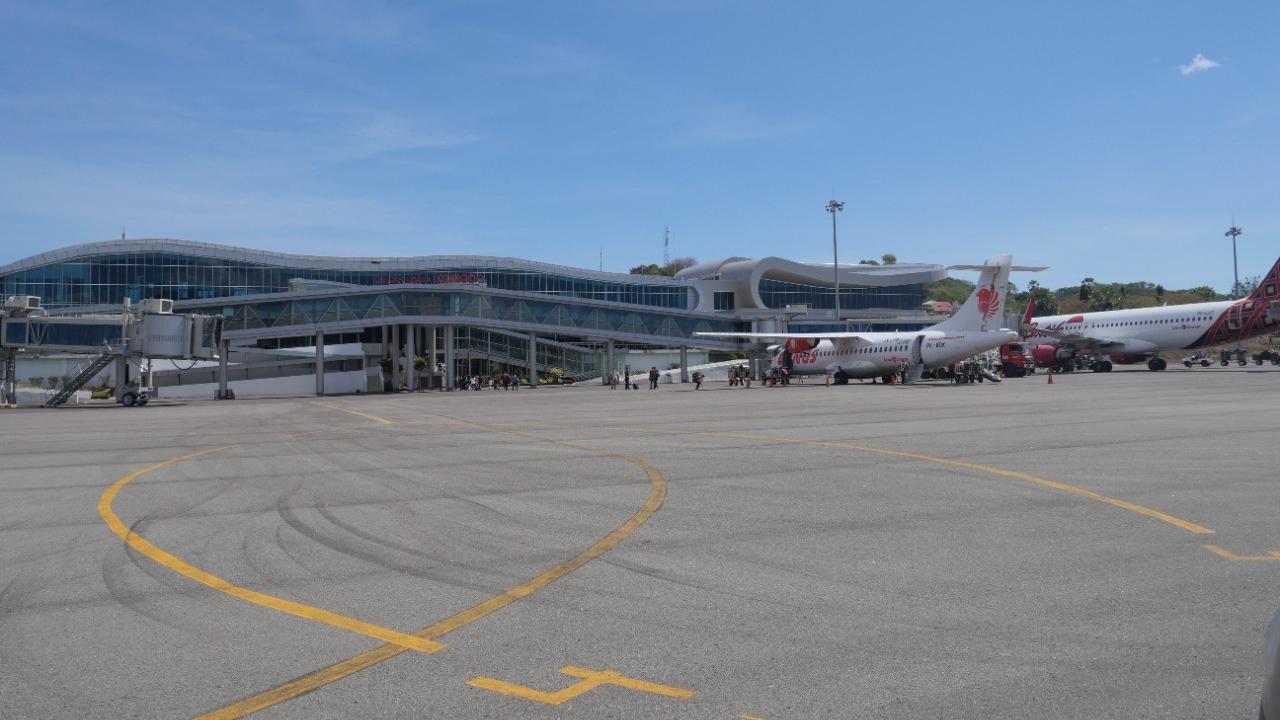 Presiden Joko Widodo (Jokowi) direncanakan akan meresmikan pengembangan Bandara Komodo di Labuan Bajo, Nusa Tenggara Timur (NTT) Kamis 21 Juli 2022