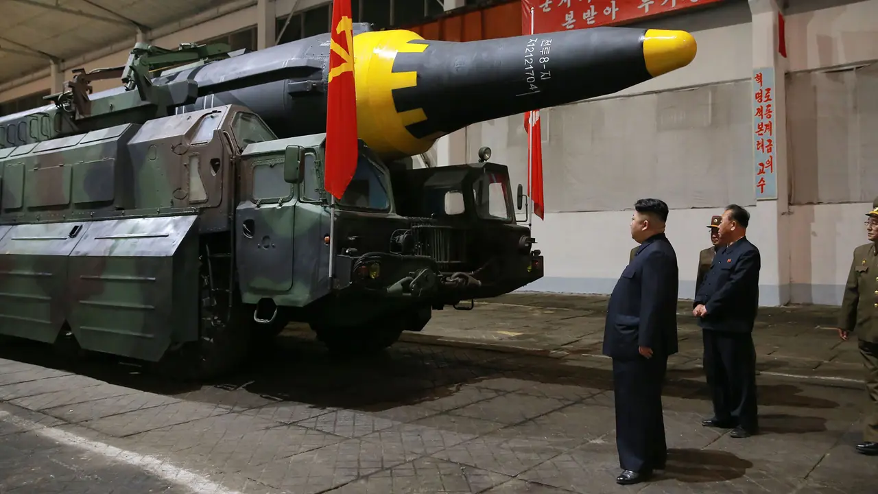 Rudal Balistik Terbaru Korea Utara Diluncurkan-AFP-20170516