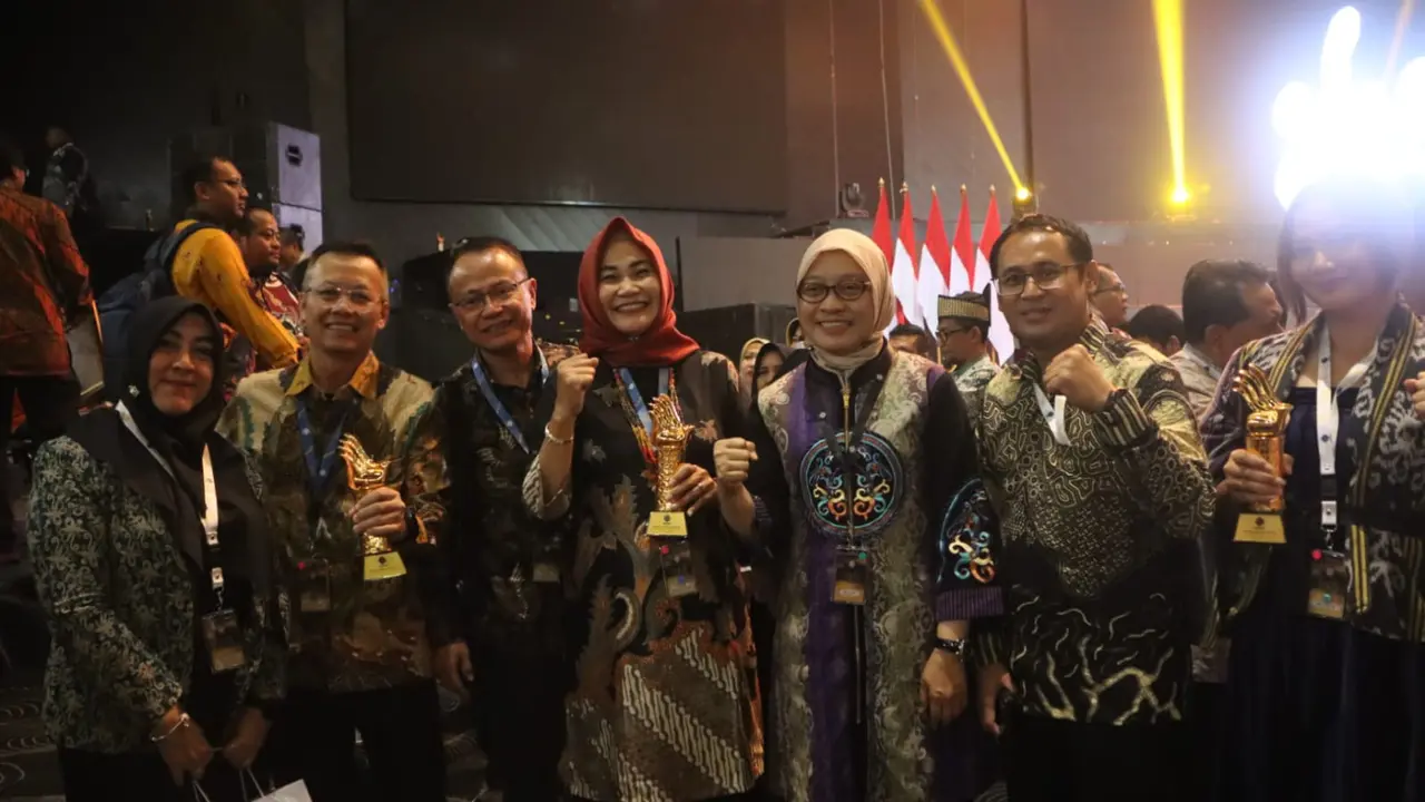 Sejumlah Perusahaan di Kalimantan Timur Meraih Naker Award 2023