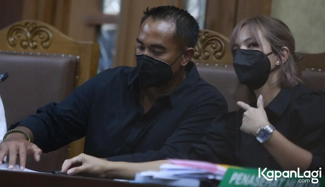 Nia Ramadhani dan Ardi Bakrie (Muhammad Akrom Sukarya/© KapanLagi.com)