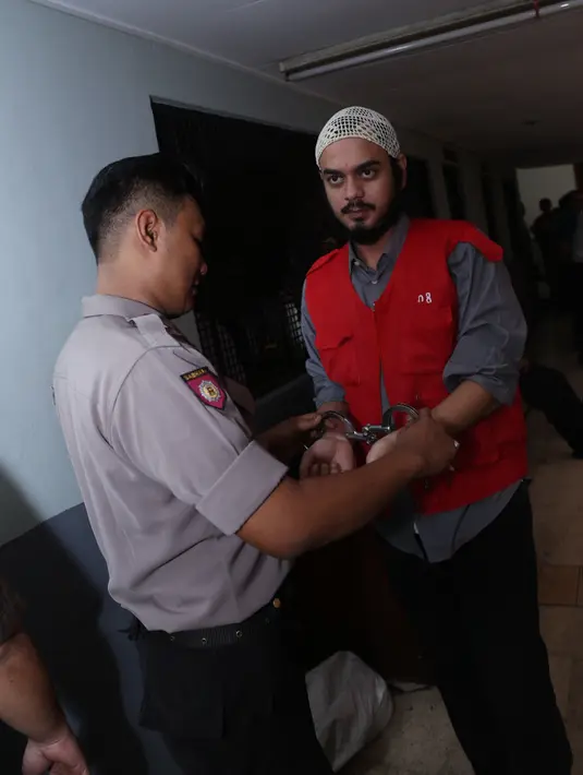 Oleh Jaksa Penuntut Umum, Rio Reifan dituntut dengan kurungan penjara selama 1 tahun 6 bulan. (Galih W. Satria/Bintang.com)