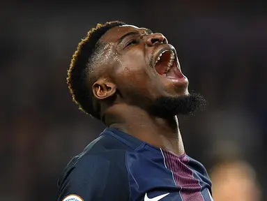 Manchester United berniat mendatangkan bek kanan asal Paris Saint-Germain, Serge Aurier pada bursa transfer musim dingin 2017. (AFP/Franck Fife)