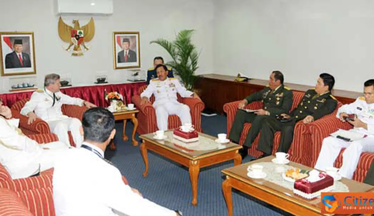 Citizen6, Jakarta: Panglima TNI Menerima Kunjungan Kepala Departemen Hubungan Internasional Italia (Deputy Chief of International Relation Department of Italian Armed Forces Headquarters) Rear Admiral Paolo Sandalli, di Jakarta Convention Center, Rabu (23
