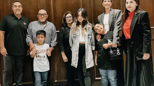 Gaya Nia Ramadhani rayakan ulang tahun ke-33, credit: Instagram (@ramadhaniabakrie)