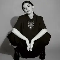 Artis cantik Thalita Latief akan bertandang ke Australia untuk menghadiri konser Coldplay. Ia mengakui telah melakukan perawatan tubuh sebelum mengunjungi negeri kangguru tersebut. (Instagram/Thalitalatief)