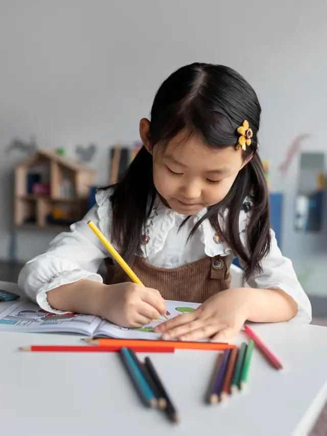 Menggambar Menjadi Salah Satu Aktivitas untuk Mengalihkan Anak saat Tantrum