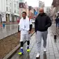 Petinju Indonesia, Daud Yordan (kiri), saat berada di Ekaterinburg, Rusia, Jumat (20/4/2018). (Humas Daud Yordan)