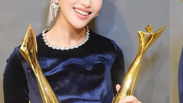 Potret Ayu Ting Ting di Acara Anugerah Dangdut Indonesia, Dipuji Cantik oleh Netizen. (instagram/ayutingting92)