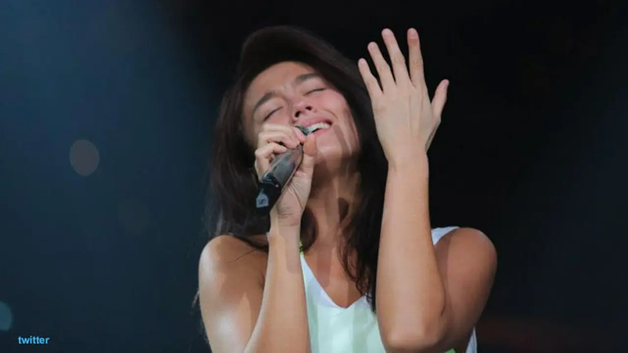agnes-monica-130423c.jpg