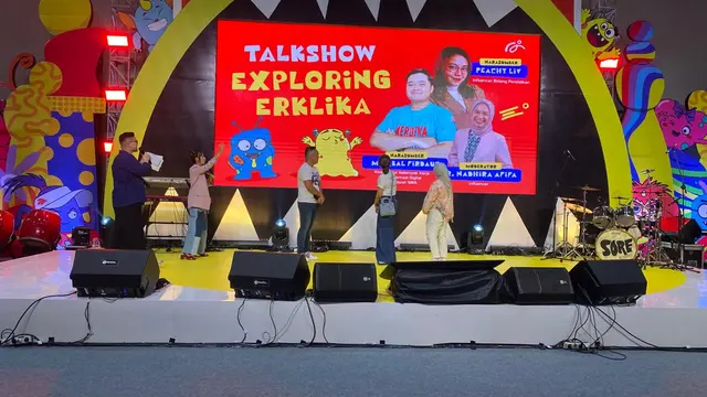 Sinema Belajar Erklika diluncurkan di panggung utama Jakarta Edufest 2024 di SCBD Park Jakarta, Sabtu (4/5/2024). (Foto: Dok. Tim Erlangga)