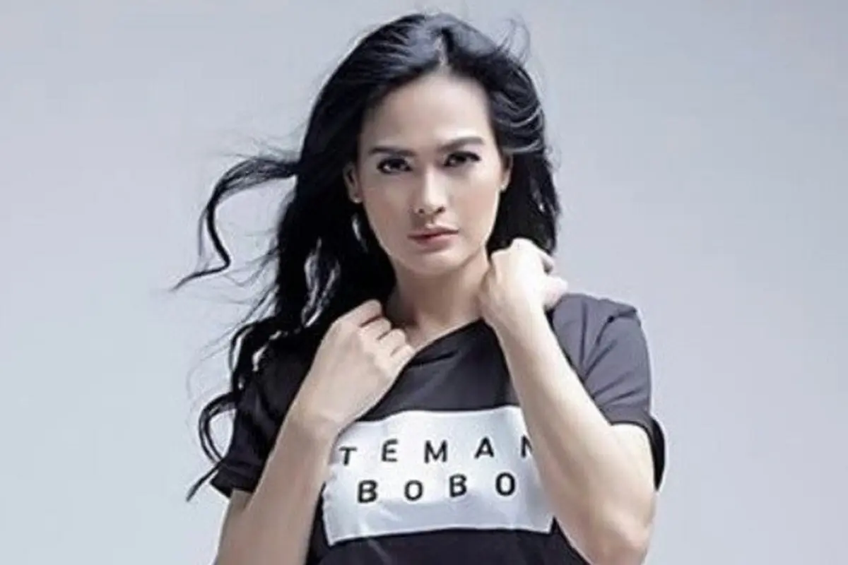 [Bintang] Menolak Tua, Wajah 18 Artis Indonesia Ini Awet Muda