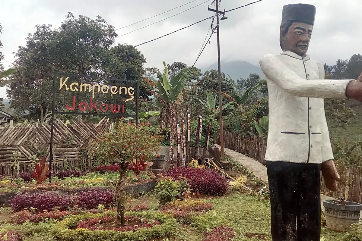Sambut Pagi Sambil Menggigil dari Kampung Jokowi di Garut