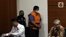 Wakil Ketua KPK Alexander Mawarta bersiap memberikan keterangan terkait penahanan tersangka penyuap Gubernur Papua, Lukas Enembe, Direktur PT Tabi Bangun Papua  Rijatono Lakka di Jakarta, Kamis (5/1/2022). Rijatono Lakka merupakan tersangka kasus dugaan suap dan penerimaan gratifikasi terkait proyek infrastruktur di Provinsi Papua. (Liputan6.com/Johan Tallo)