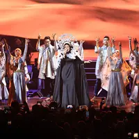 Selama beberapa tahun belakangan ini Dewi Sandra sudah meninggalkan dunia tarik suara dan lebih mendalami dunia akting. Meski begitu, ternyata suara emasnya tidak juga pudar sampai saat ini. (Deki Prayoga/Bintang.com)