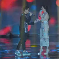 Raisa dan Afgan di Konser Jatuh Hati, Kamis (5/11/2015). (foto: Herman Zakharia/Liputan6.com)