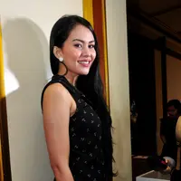 Kartika Putri harus kehilangan job karena rumor bisnis prostitusi online. (Wimbarsana/Bintang.com)