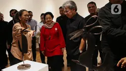 Pematung Dolorosa Sinaga berkolaborasi dengan Budi Santoso menggelar pameran di Gedung A Galeri Nasional. (Liputan6.com/Angga Yuniar)