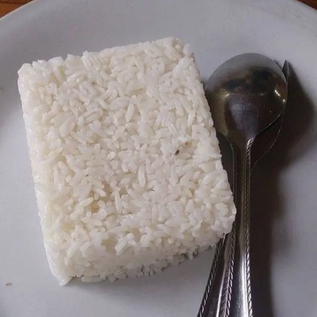 6 Potret 'Nasi Kotak' Ini Bikin Tepuk Jidat, Sesuai dengan Definisi Sebenarnya