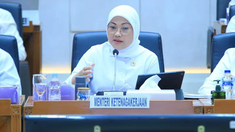 Raker Bersama DPR, Menaker Jelaskan Solusi Kurangi Kesenjangan Pasar Kerja