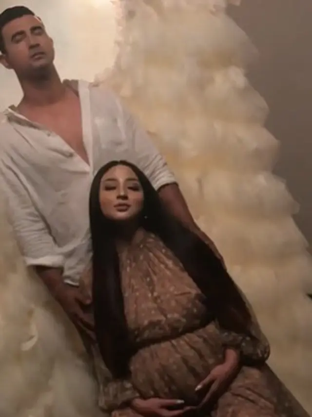 6 Potret Maternity Shoot Margin Wieheerm, Gaya Ali Syakieb Curi Perhatian