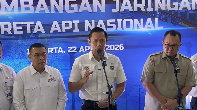 Menteri Koordinator Bidang Infrastruktur dan Pembangunan Kewilayahan, Agus Harimurti Yudhoyono (AHY) di Stasiun Tanah Abang, Rabu (22/4/2026). (Liputan6.com/Tian)