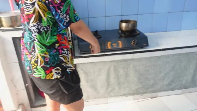 Dapur Sederhana Rumah Arie Kriting di Bau Bau