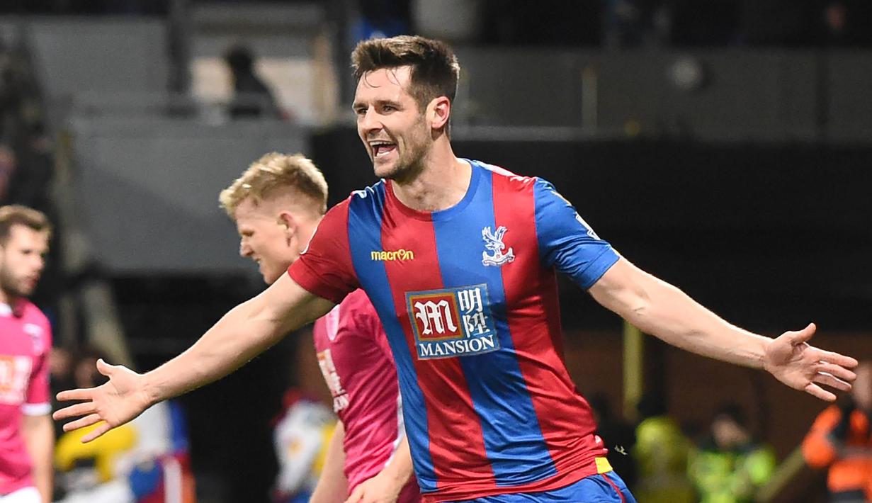 6. Scott Dann (5 gol bunuh diri) - Pemain yang kini berseragam Crystal Palace ini tercatat pernah melakukan 5 kali gol bunuh diri di kompetisi Premier League. (AFP/Olly Greenwood)