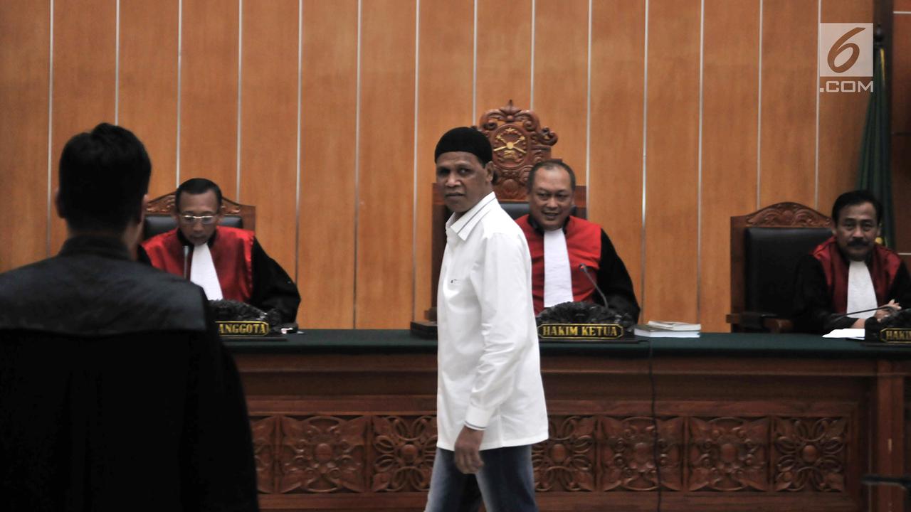 Berpeci Hitam, Hercules Jalani Sidang Perdana di PN Jakbar