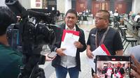 Denny Indrayana (kanan) bersama Muhamad Pazri (Ketua Tim Banjarbaru Hanyar). (Liputan6.com/ist)