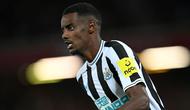 Alexander Isak menjadi pemain anyar Newcastle United usai direkrut dari Real Sociedad pada bursa transfer musim panas 2022. Ia diboyong menuju St James Park seharga 70 juta euro. Transfernya tercatat menjadi rekor pembelian termahal yang pernah dilakukan oleh The Magpies. (AFP/Paul Ellis)