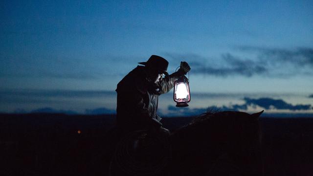 Ilustrasi lampu, cahaya, malam hari