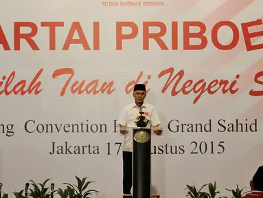 Ketua Umum Partai Priboemi, Muhardi menyampaikan pidato saat deklarasi Partai Priboemi di Jakarta, Senin (17/8/2015). Tepat di Hari Kemerdekaan, partai berlogo simbol Kerajaan Majapahit itu mendeklarasikan sebagai partai baru. (Liputan6.com/Johan Tallo)