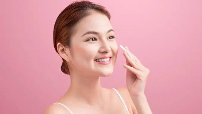 Ladies, kopi bermanfaat cerahkan kulit/copyright: thinkstockphotos.com