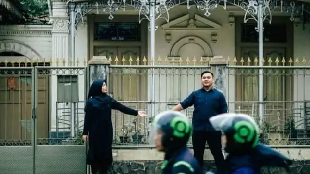 8 Momen Ngakak Ojek Online Jadi Photobomb