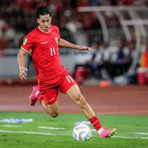Striker Timnas Indonesia, Rafael Struick menguasai bola saat menghadapi Vietnam pada laga Grup F kualifikasi Piala Dunia 2026 Zona Asia di Stadion Utama Gelora Bung Karno (SUGBK), Senayan, Jakarta, Kamis (21/3/2024). (Bola.com/Bagaskara Lazuardi)