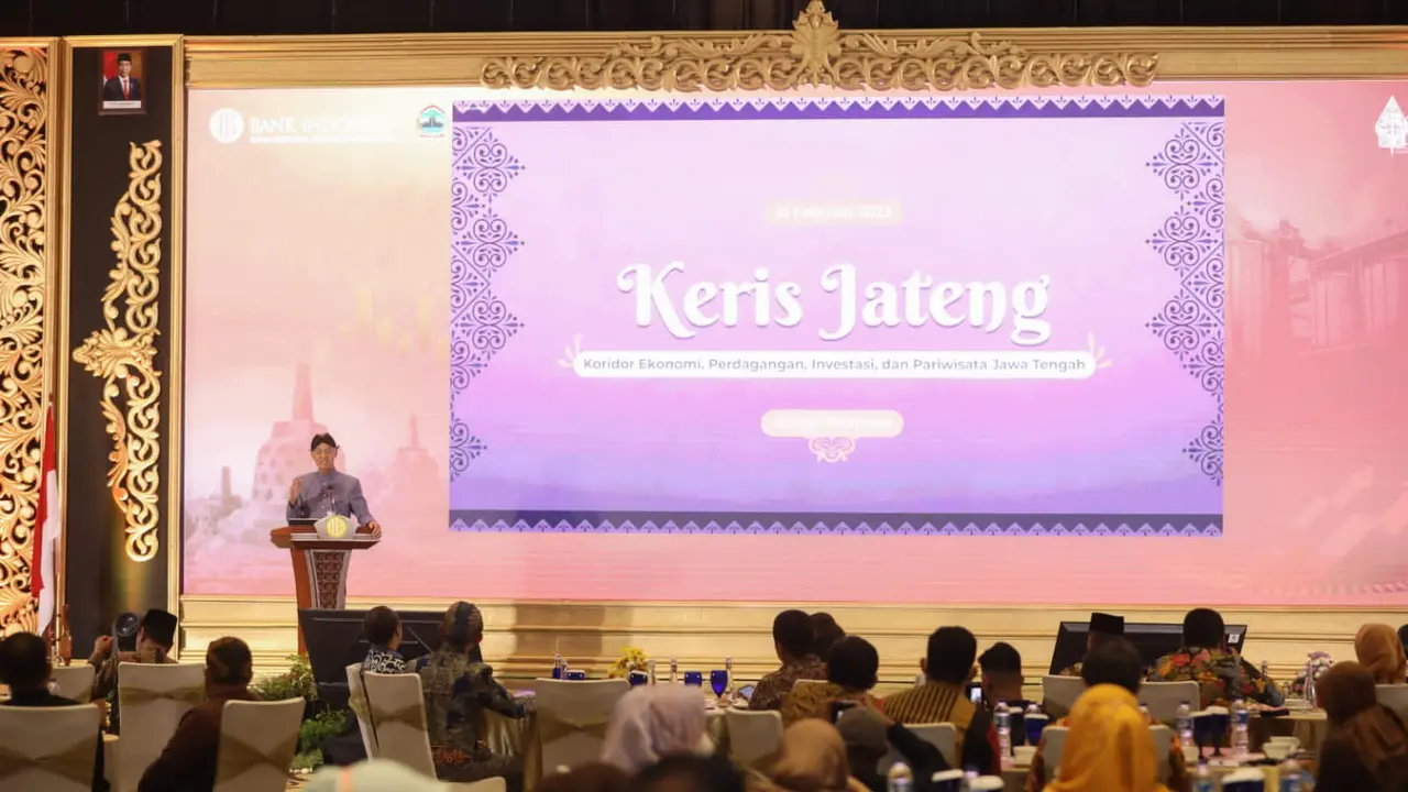 Gubernur Jawa Tengah (Jateng) Ganjar Pranowo membuka High Level Meeting Keris Jateng di Ballroom PO Hotel Semarang, Jateng.