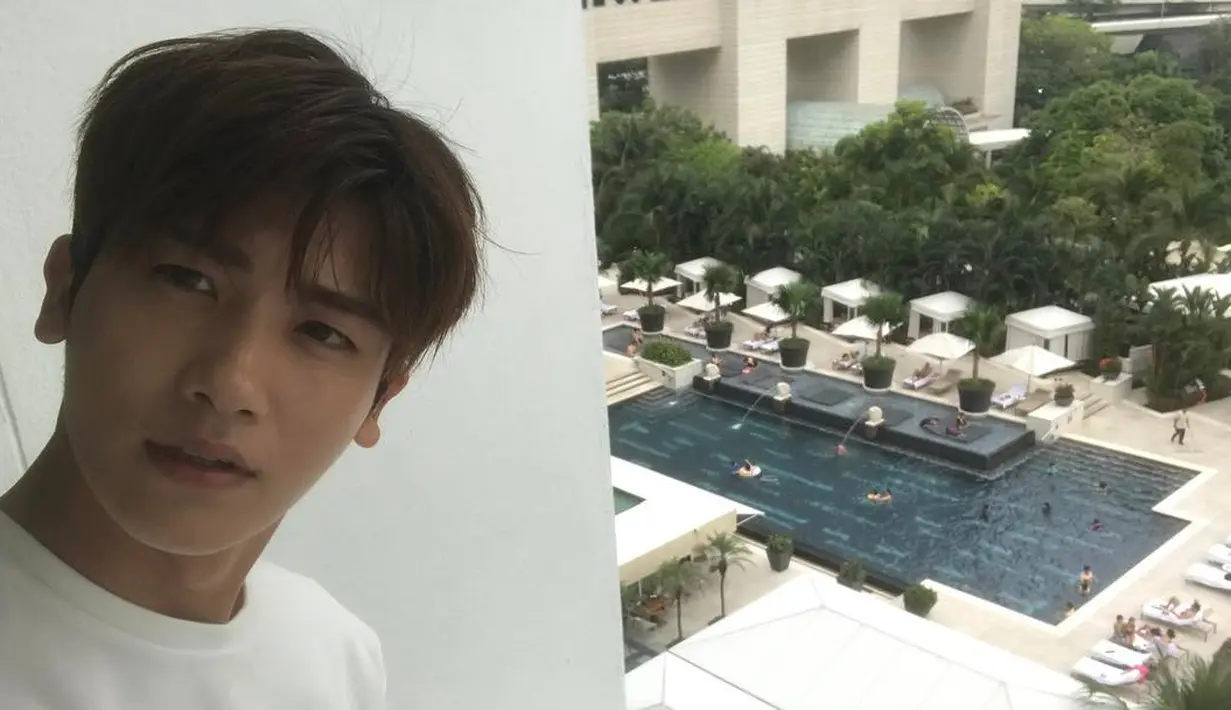 <p>Bukan rahasia lagi, sosok Park Hyung-sik yang tampan dengan suara merdu selalu berhasil membuat pencinta drama Korea jatuh hati di setiap penampilannya. (FOTO: instagram.com/phs1116/)</p>