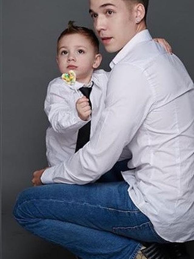 7 Pemotretan Stefan William Bareng Anaknya Ini Curi Perhatian