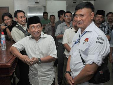 Eks Bupati Bangkalan Fuad Amin Imron jelang menjalani sidang lanjutan di Pengadilan Tipikor, Jakarta, Senin (28/9/2015). Sidang beragendakan pembacaan tuntutan kepada Fuad Amin yang diduga melakukan suap jual beli gas alam. (Liputan6.com/Andrian M Tunay)