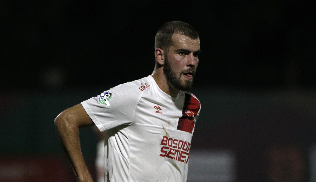 4. Wiljan Pluim (PSM Makassar) - Wiljan Pluim bergabung dengan PSM Makassar pada 2016. Namun sayangnya, gelandang kelahiran Zwolle, Belanda ini masih paceklik gol dan assist pada tiga laga di musim ini. (Bola.com/Yoppy Renato)