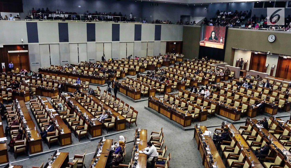 Suasana Rapat Paripurna DPR, Jakarta, Kamis (25/7/2019). Pansus juga merekomendasikan dibatalkannya perpanjangan kontrak antara PT Pelindo II dengan Hutchison Port Holdings (HPH). (Liputan6.com/JohanTallo)
